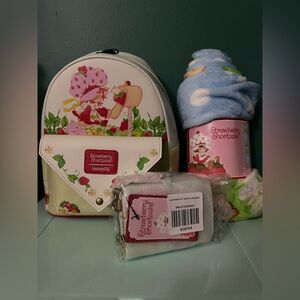 *SET* Loungefly Strawberry Shortcake Mini Backpack & Wallet. + Blanket